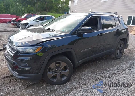 2022 Jeep Compass Latitude Lux 4X4 z USA, uszkodzony, nr VIN 3C4NJDFBXNT141932